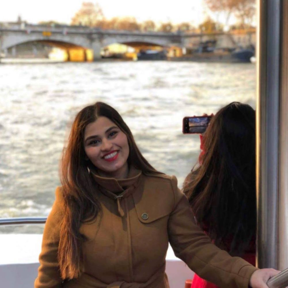 Meet your Posher, Sana